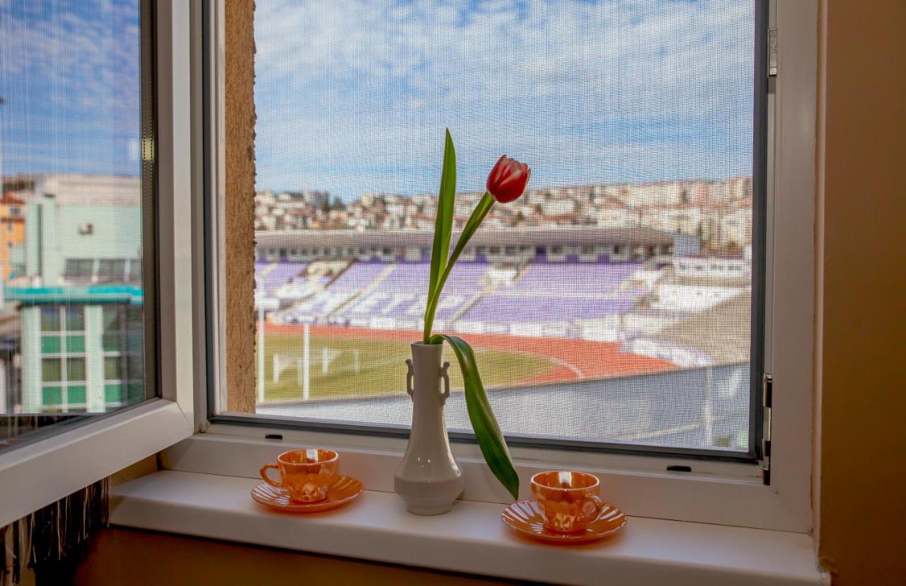 Stadium Apartments Veliko Turnovo Bagian luar foto